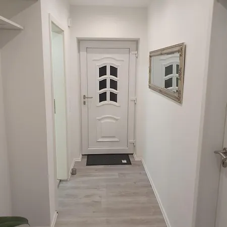 Charmante Haushaelfte Mit Garten Und Terrasse Apartment